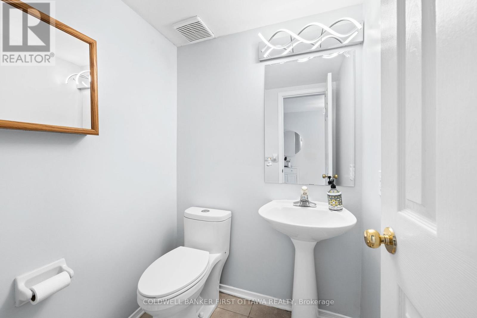 Property at 35 FESTIVE PRIVATE image 3