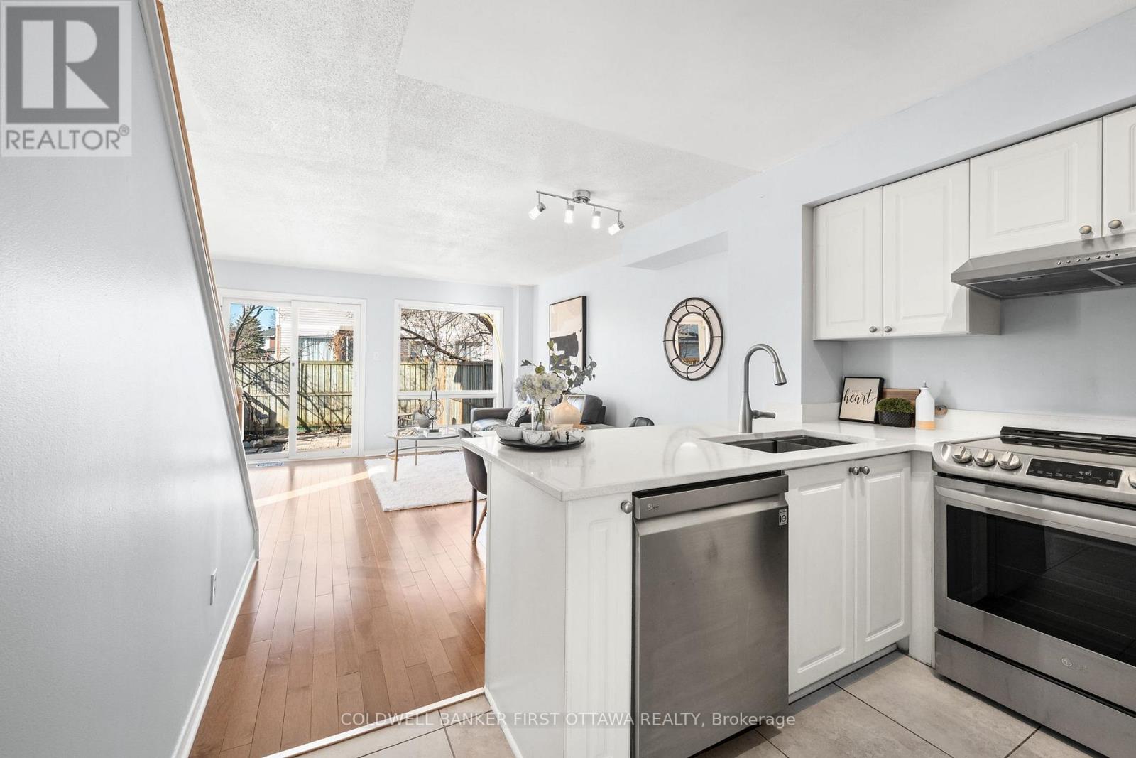 Property at 35 FESTIVE PRIVATE image 4