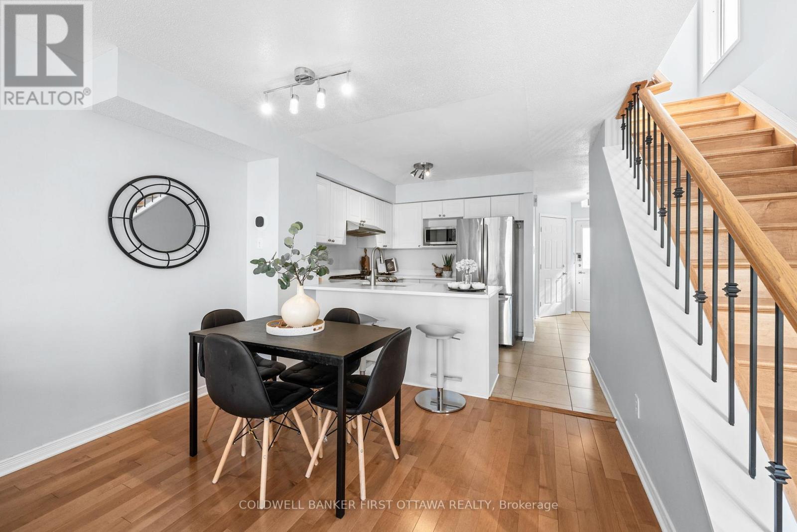 Property at 35 FESTIVE PRIVATE image 5