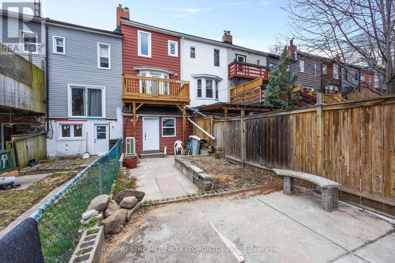 393 Jones Avenue, Toronto, Ontario  M4J 3G5 - Photo 6 - E12094416