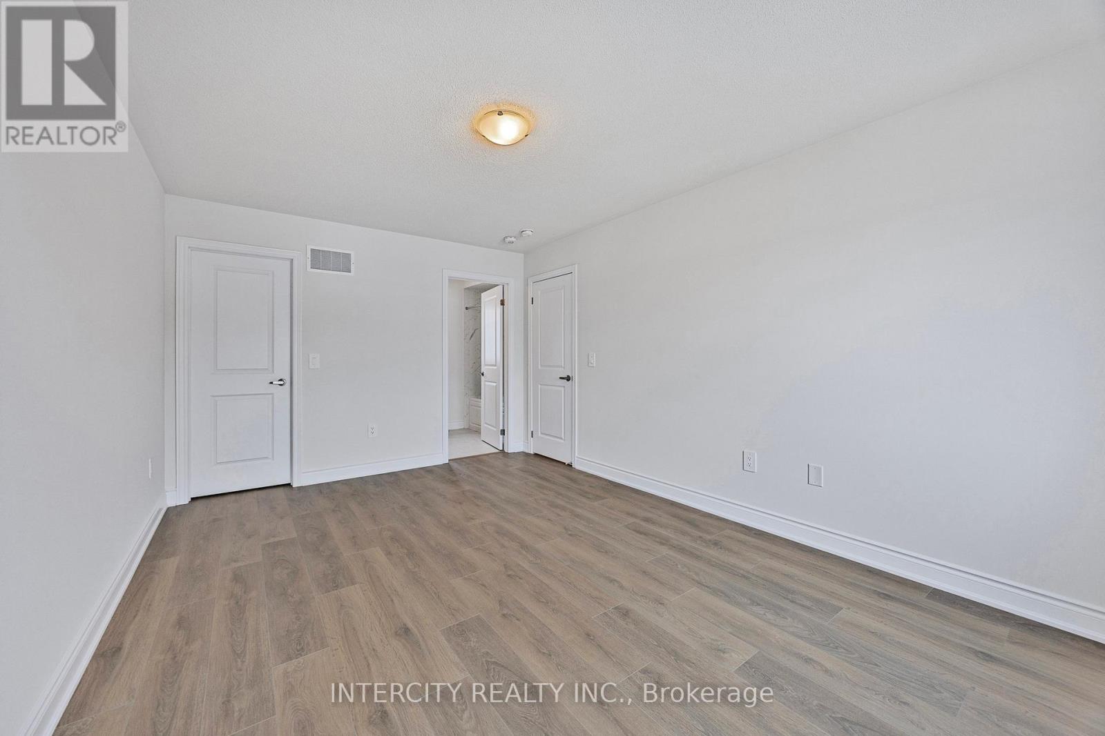 5 Avalon Drive, Wasaga Beach, Ontario  L9R 0M2 - Photo 24 - S12094405