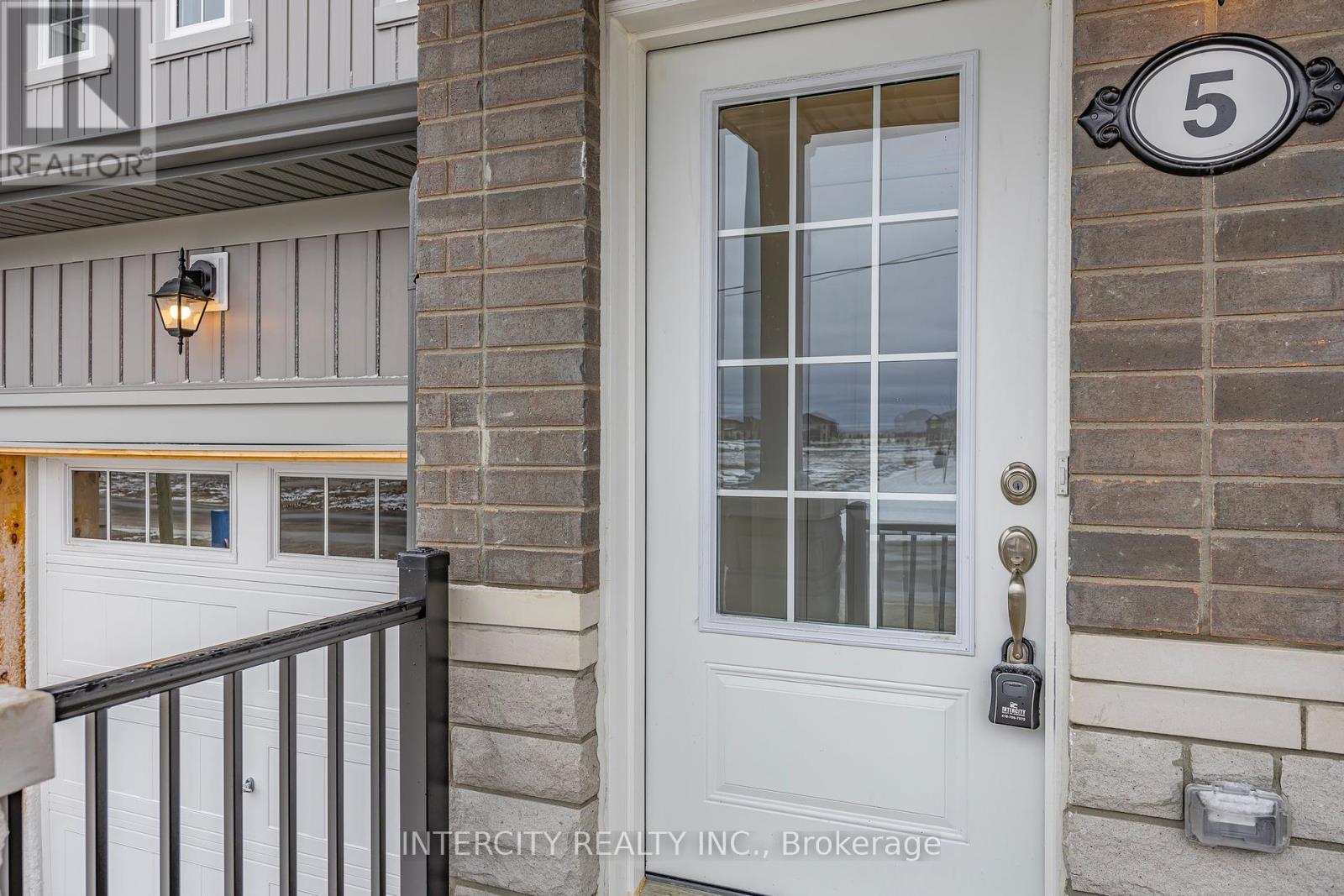 5 Avalon Drive, Wasaga Beach, Ontario  L9R 0M2 - Photo 8 - S12094405