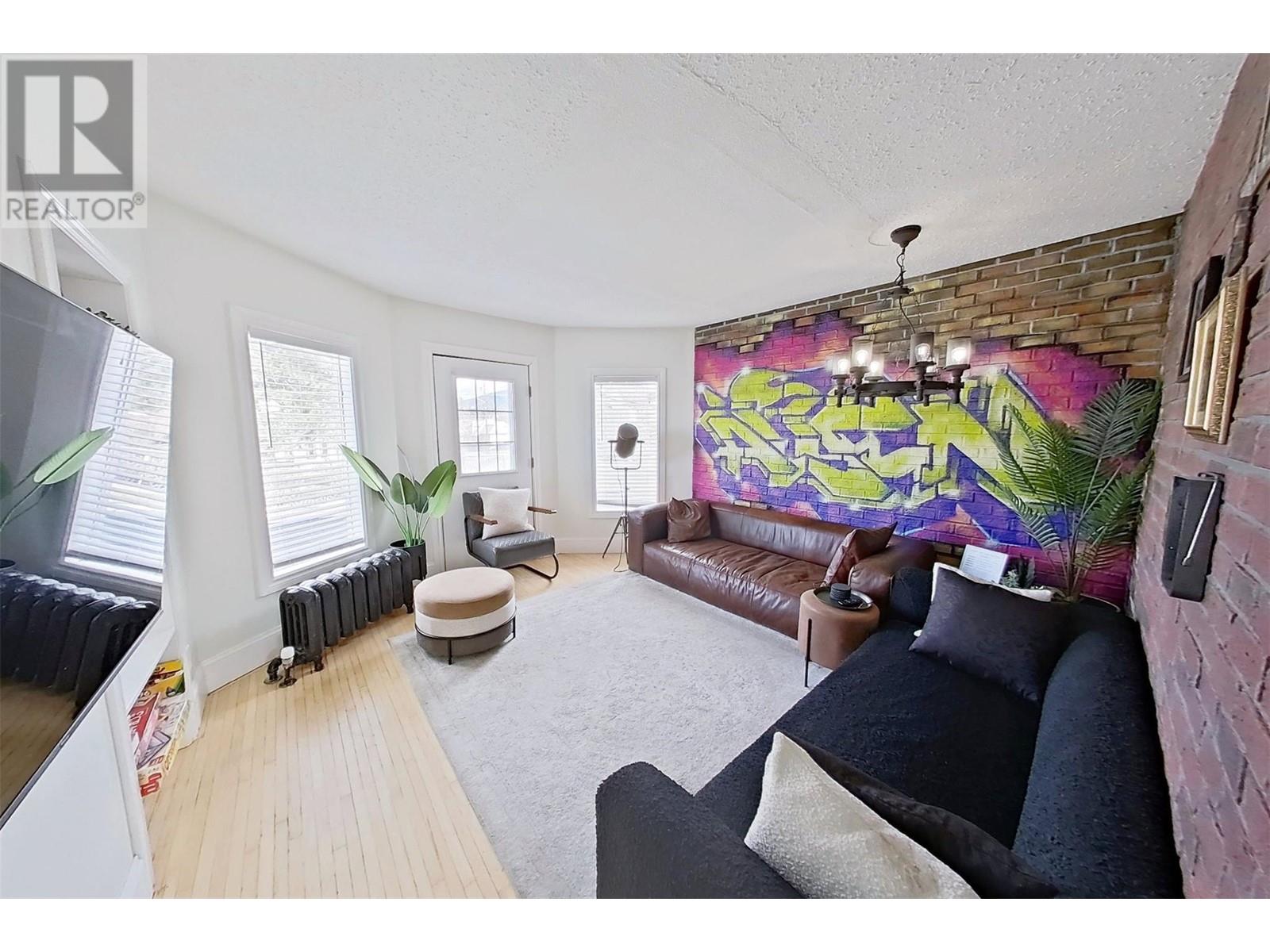 Property at 135 12TH S Avenue image 3