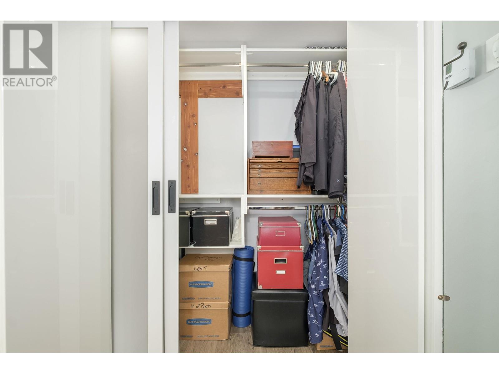 Listing Picture 23 of 34 : 2433 W 6TH AVENUE, Vancouver / 溫哥華 - 魯藝地產 Yvonne Lu Group - MLS Medallion Club Member