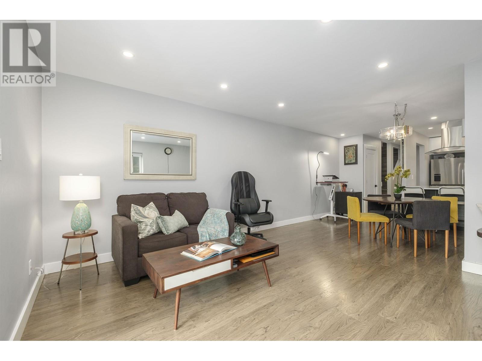 Listing Picture 10 of 34 : 2433 W 6TH AVENUE, Vancouver / 溫哥華 - 魯藝地產 Yvonne Lu Group - MLS Medallion Club Member