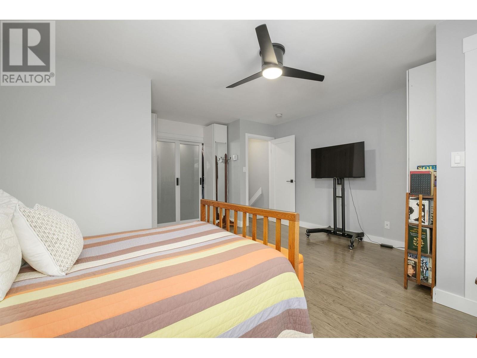 Listing Picture 17 of 34 : 2433 W 6TH AVENUE, Vancouver / 溫哥華 - 魯藝地產 Yvonne Lu Group - MLS Medallion Club Member