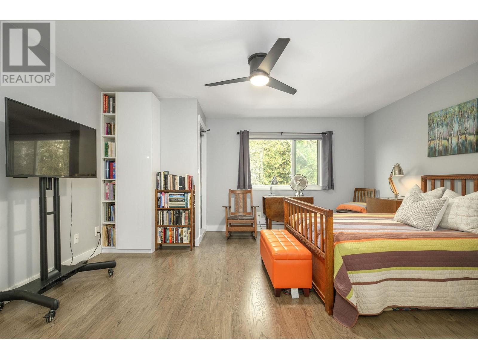 Listing Picture 16 of 34 : 2433 W 6TH AVENUE, Vancouver / 溫哥華 - 魯藝地產 Yvonne Lu Group - MLS Medallion Club Member