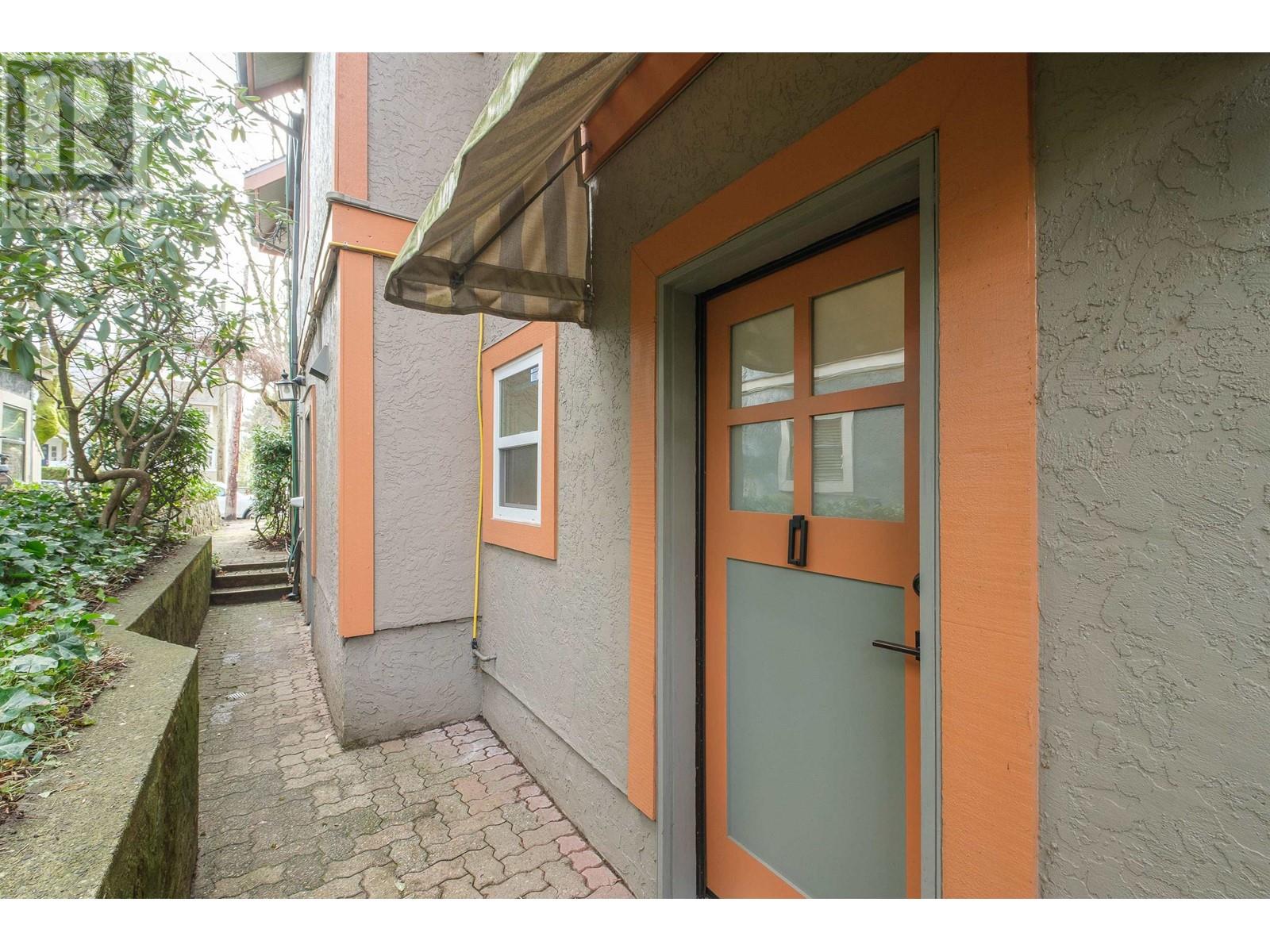 Listing Picture 31 of 34 : 2433 W 6TH AVENUE, Vancouver / 溫哥華 - 魯藝地產 Yvonne Lu Group - MLS Medallion Club Member