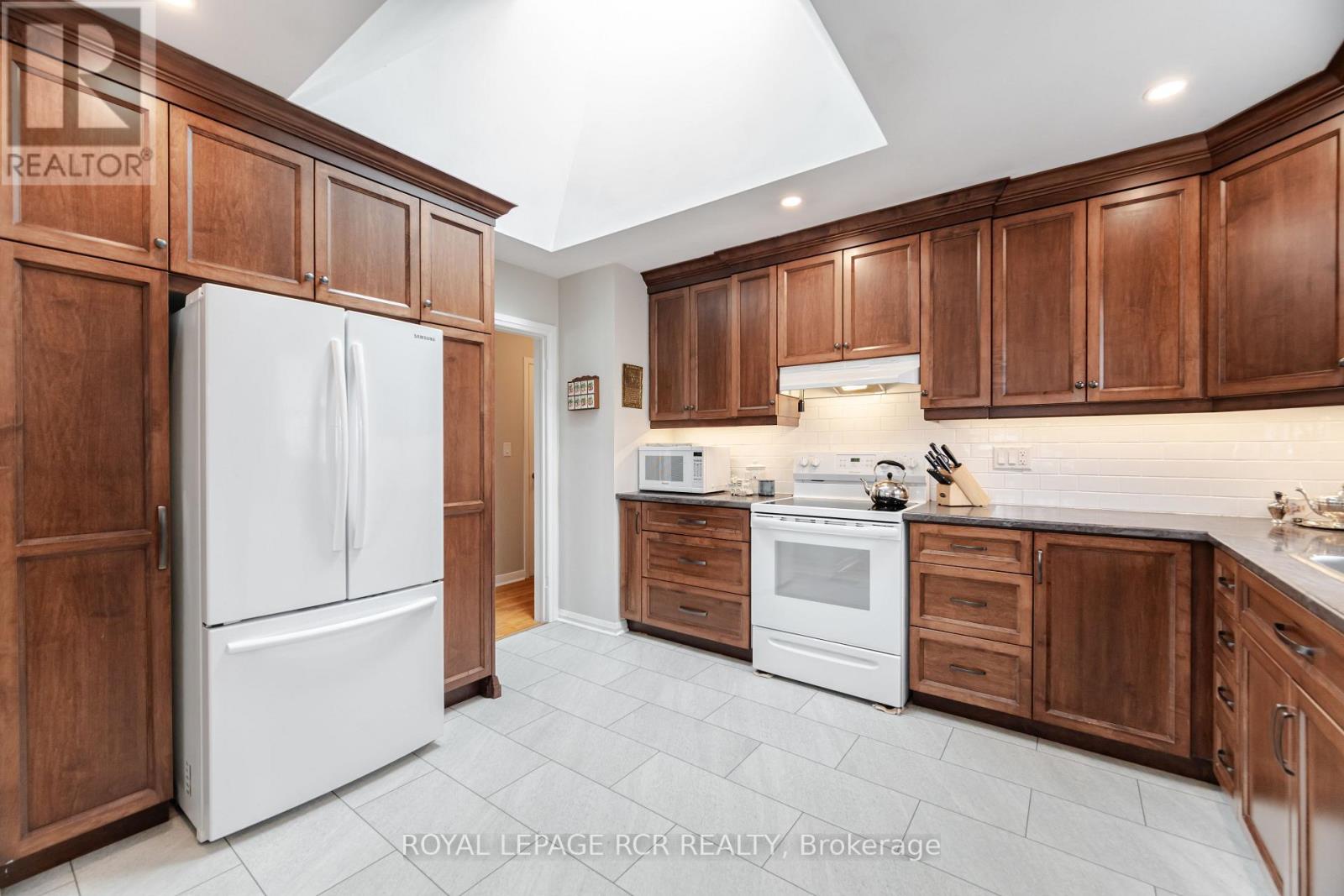 227 Elizabeth Street S, Brampton, Ontario  L6Y 1S2 - Photo 14 - W12094313