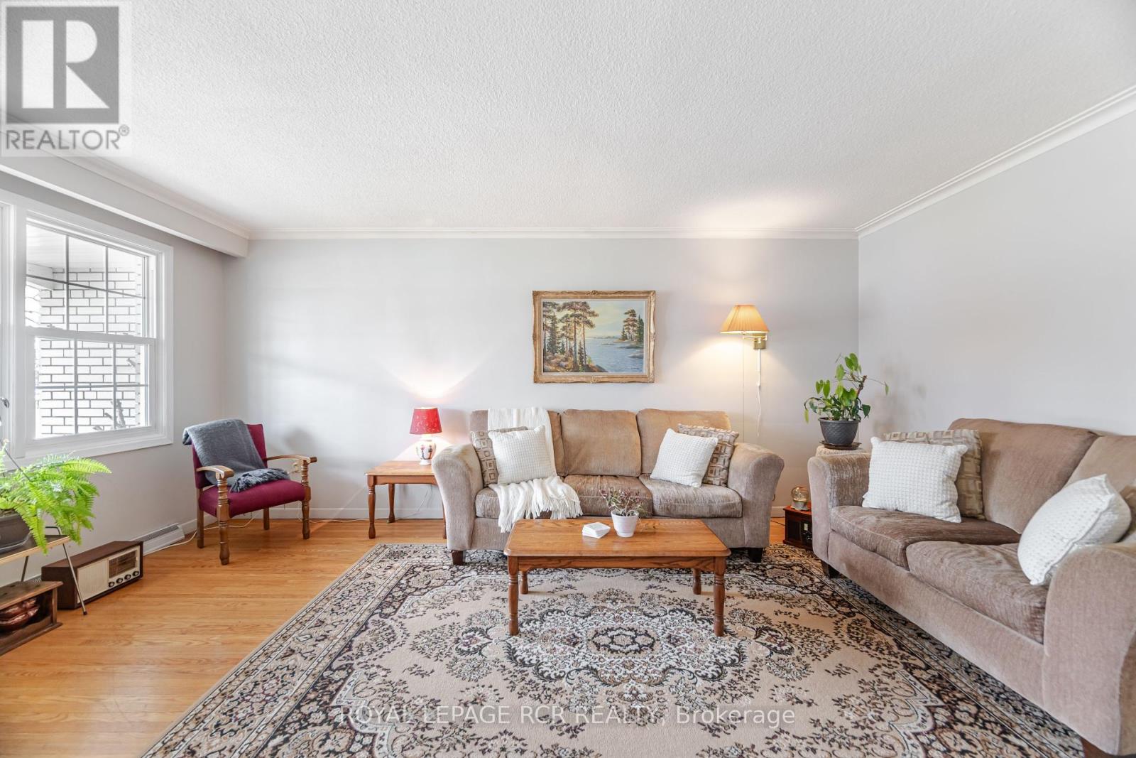 227 Elizabeth Street S, Brampton, Ontario  L6Y 1S2 - Photo 5 - W12094313