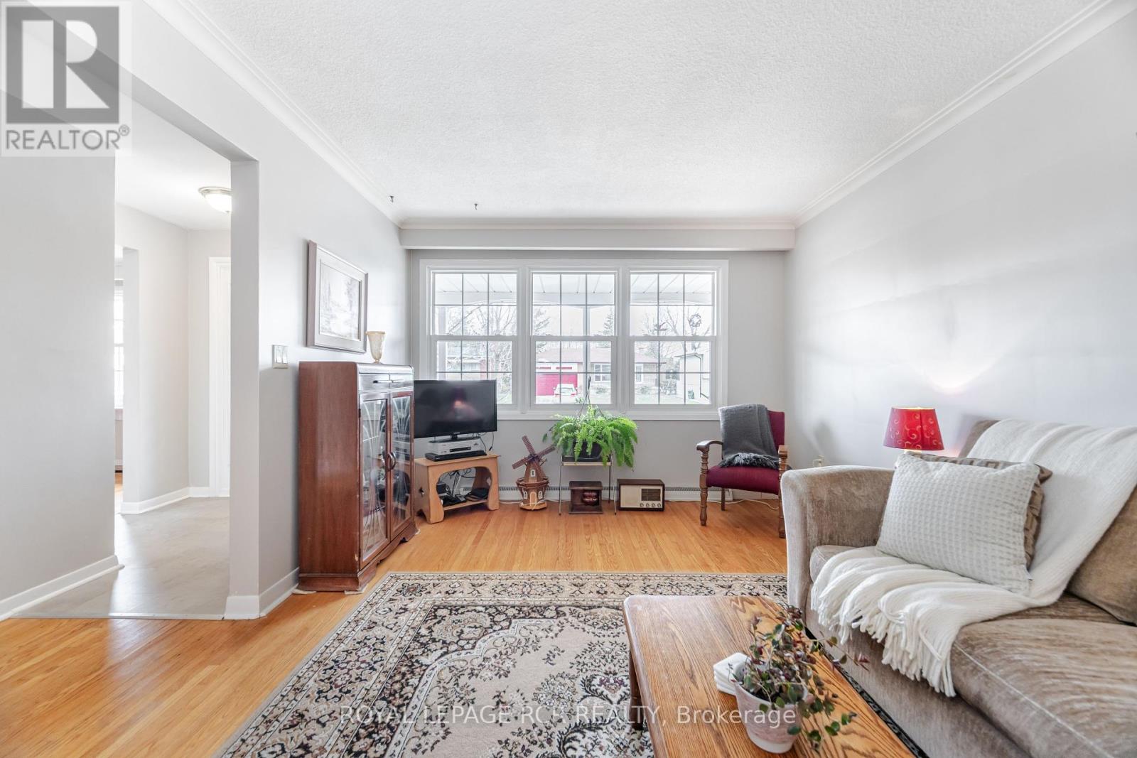 227 Elizabeth Street S, Brampton, Ontario  L6Y 1S2 - Photo 7 - W12094313