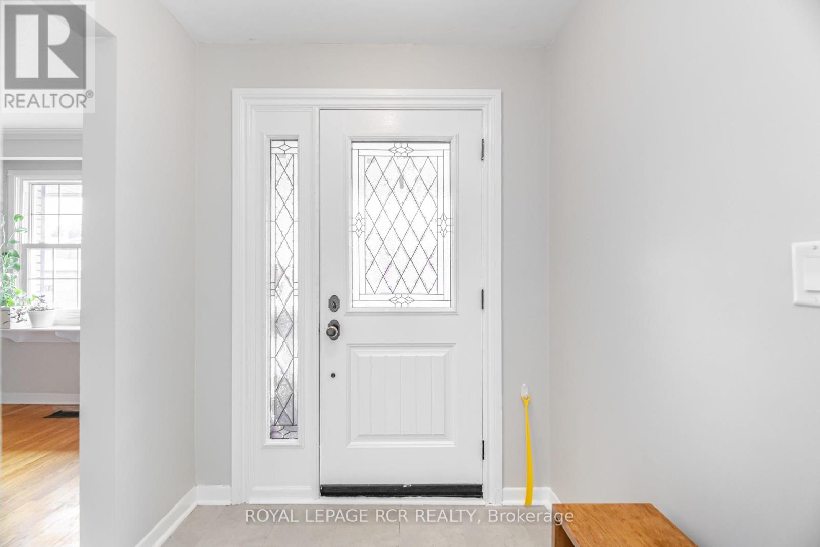 227 Elizabeth Street S, Brampton, Ontario  L6Y 1S2 - Photo 3 - W12094313