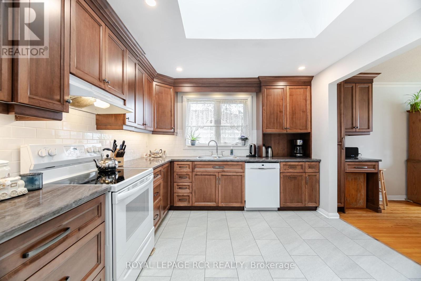 227 Elizabeth Street S, Brampton, Ontario  L6Y 1S2 - Photo 12 - W12094313
