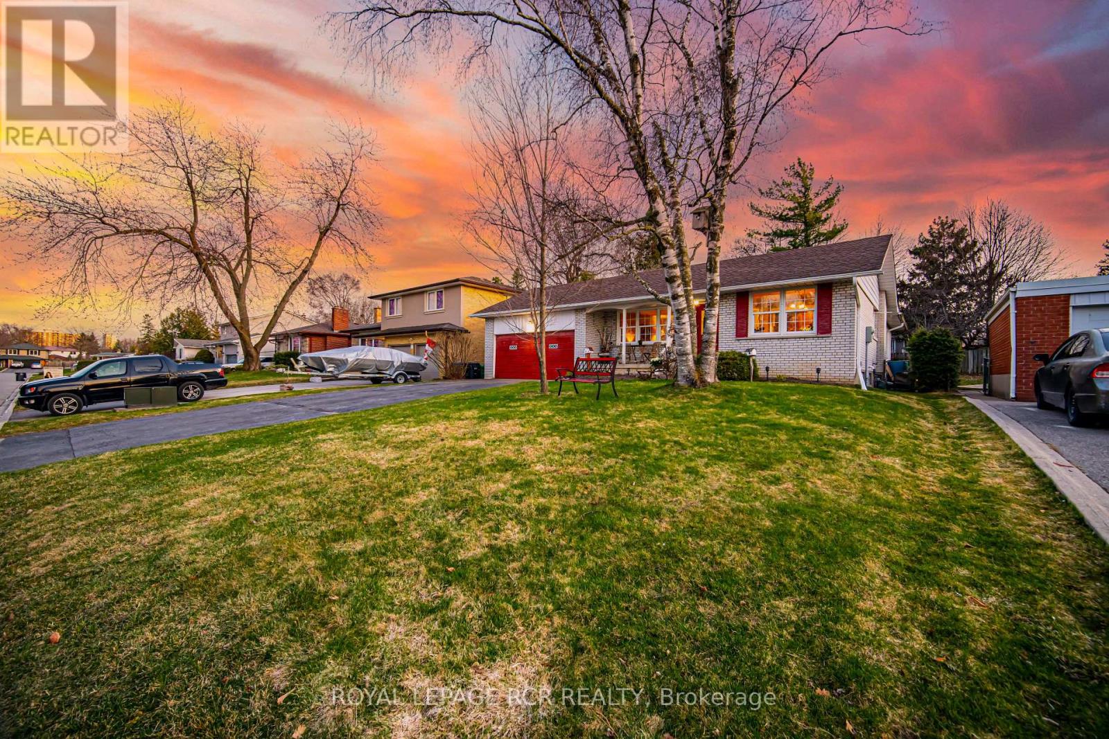227 Elizabeth Street S, Brampton, Ontario  L6Y 1S2 - Photo 2 - W12094313