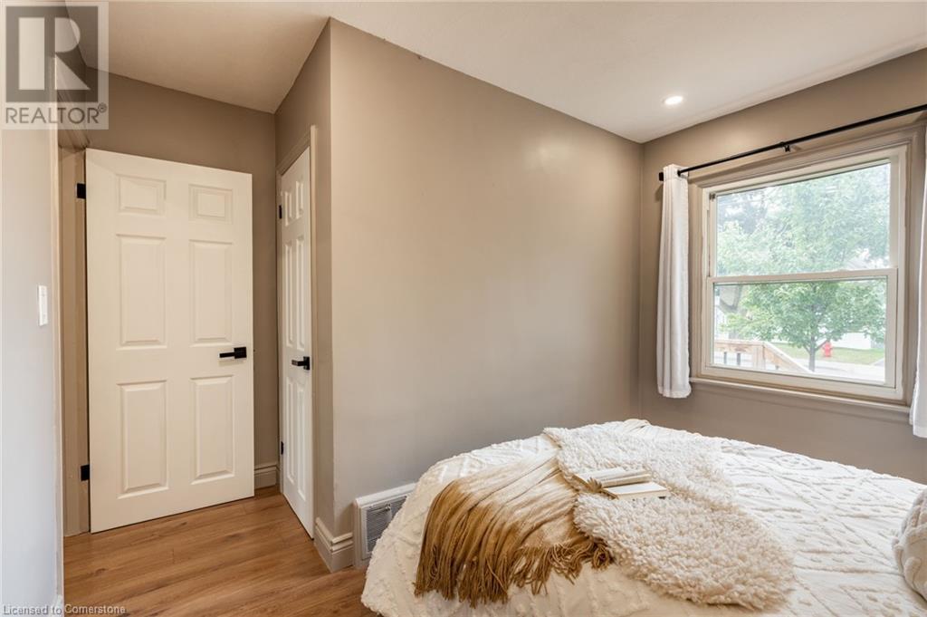207 East 33rd Street, Hamilton, Ontario  L8V 3T7 - Photo 18 - 40712543