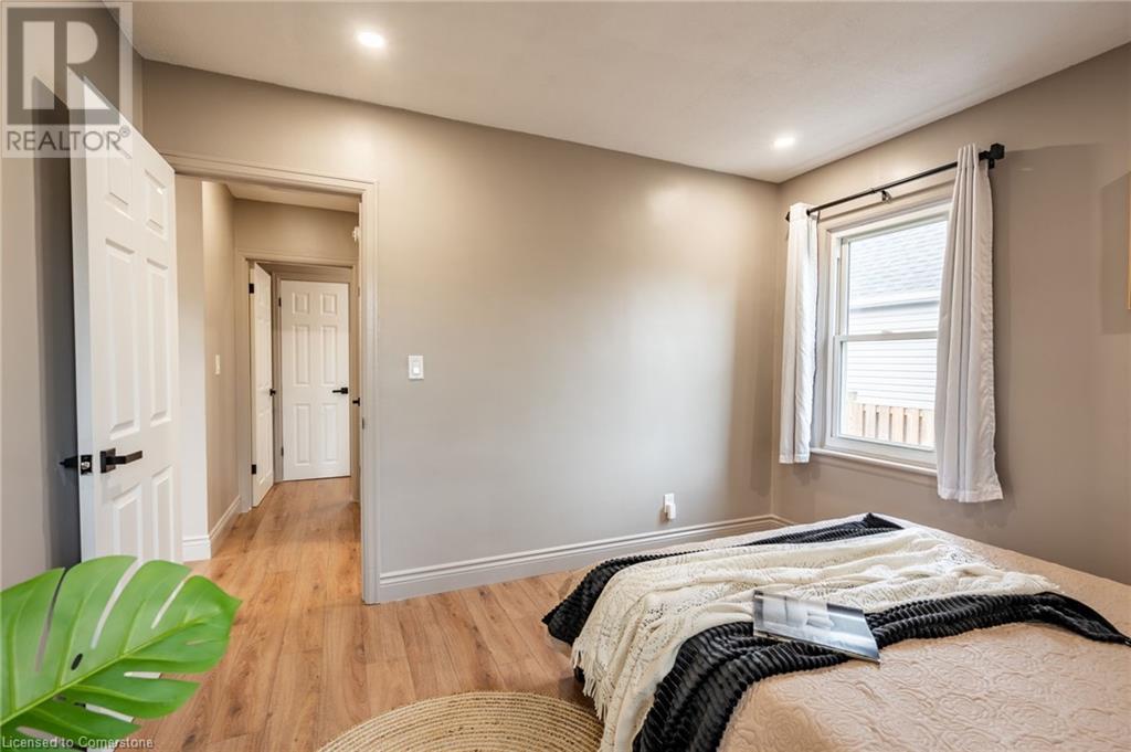 207 East 33rd Street, Hamilton, Ontario  L8V 3T7 - Photo 14 - 40712543