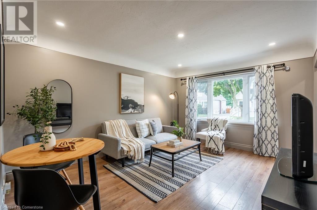 207 East 33rd Street, Hamilton, Ontario  L8V 3T7 - Photo 8 - 40712543