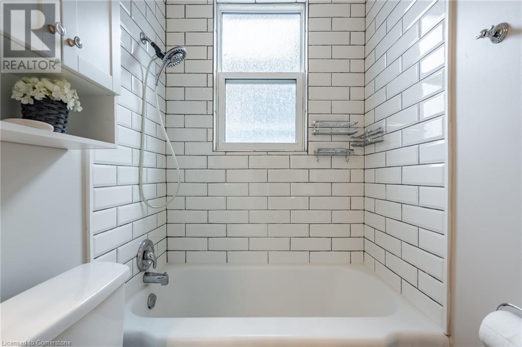 207 East 33rd Street, Hamilton, Ontario  L8V 3T7 - Photo 21 - 40712543