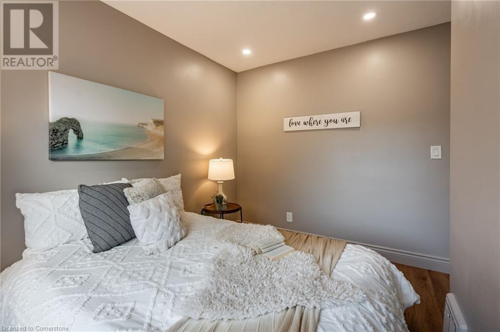 207 East 33rd Street, Hamilton, Ontario  L8V 3T7 - Photo 19 - 40712543