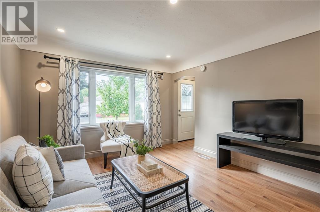 207 East 33rd Street, Hamilton, Ontario  L8V 3T7 - Photo 10 - 40712543