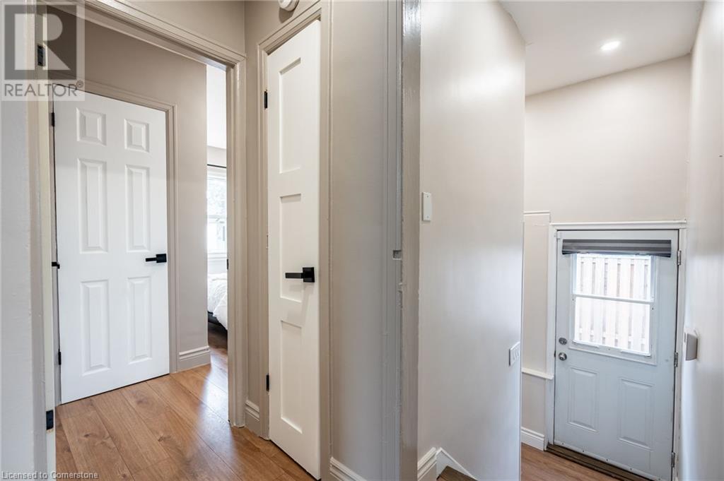 207 East 33rd Street, Hamilton, Ontario  L8V 3T7 - Photo 16 - 40712543