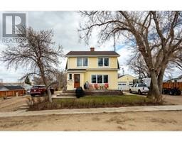 526 1 Street W, Empress, Ca