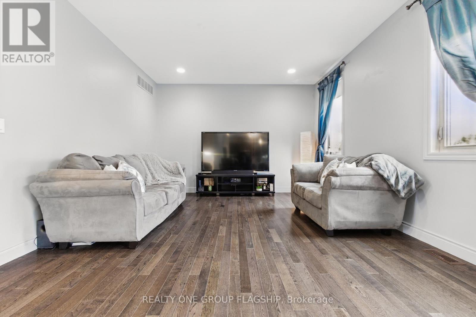16 Peachwood Drive, Kingsville, Ontario  N9Y 4G5 - Photo 28 - X12094456
