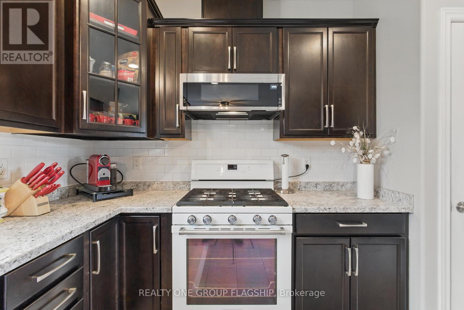 16 Peachwood Drive, Kingsville, Ontario  N9Y 4G5 - Photo 7 - X12094456