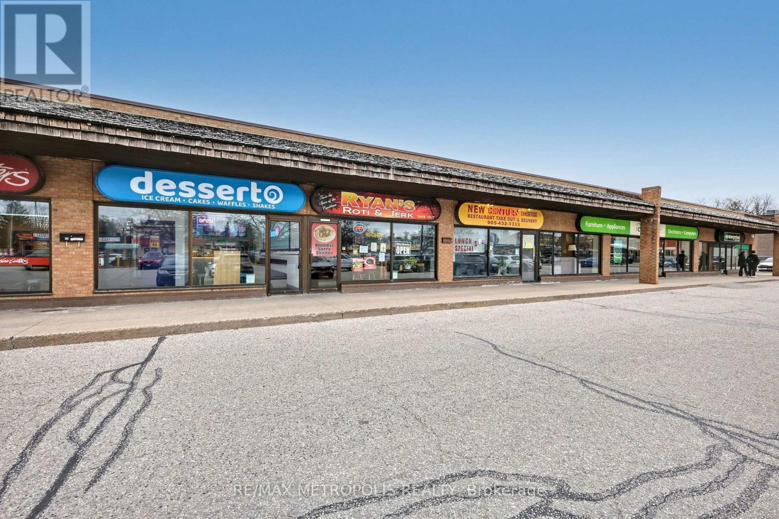 F5 - 1051 Simcoe Street N, Oshawa, Ontario  L1G 4S1 - Photo 2 - E12092212