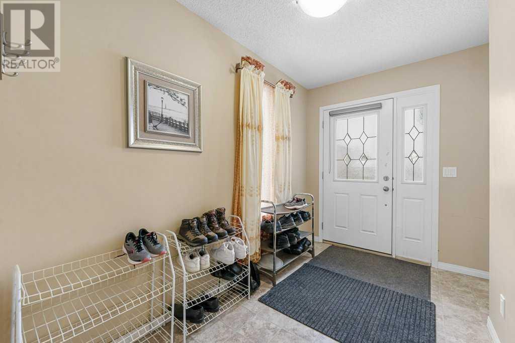 Property at 193 LUXSTONE Way SW image 3