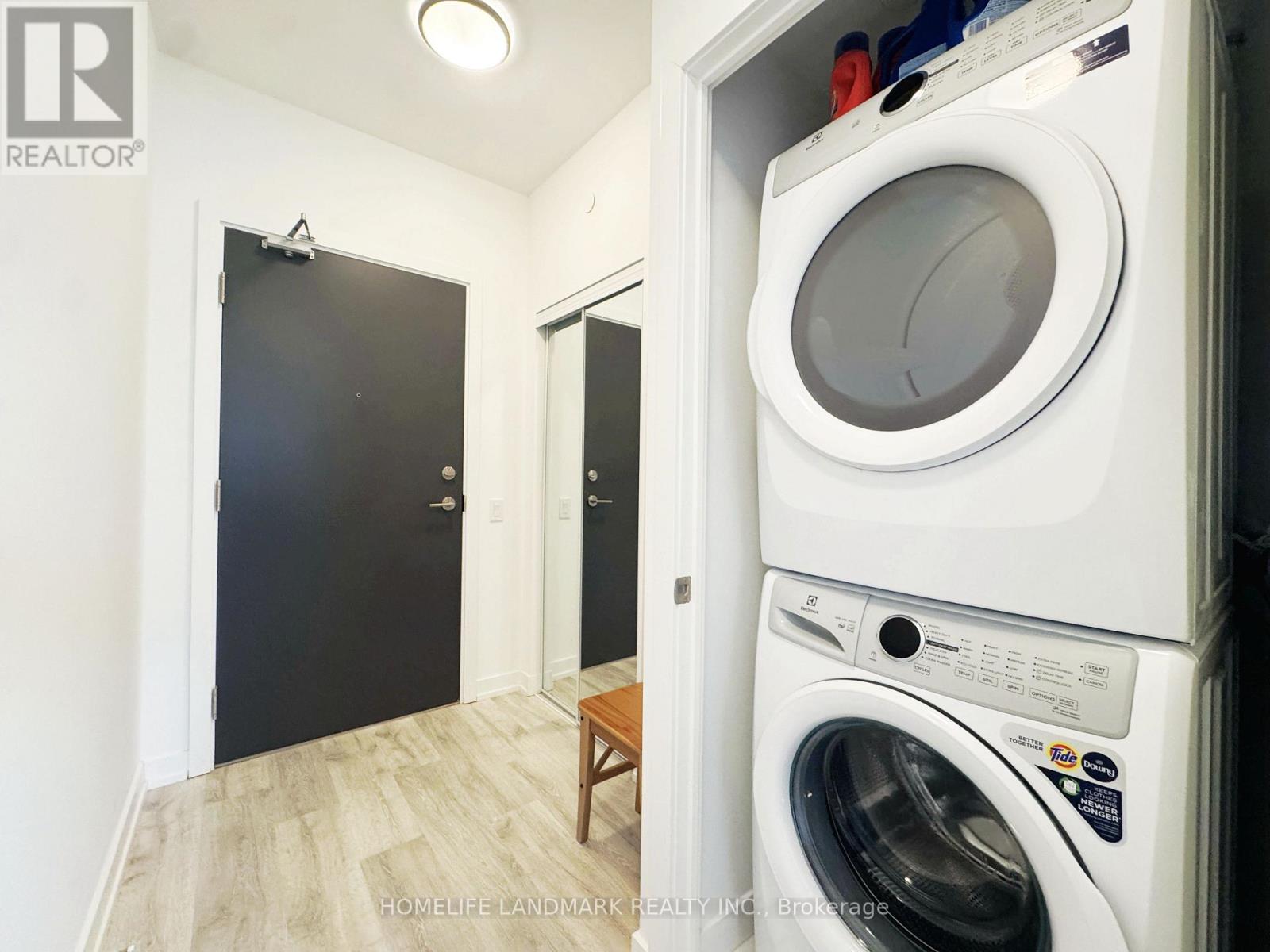 1205 - 7 Golden Lion Heights, Toronto, Ontario  M2M 0C1 - Photo 3 - C12094495
