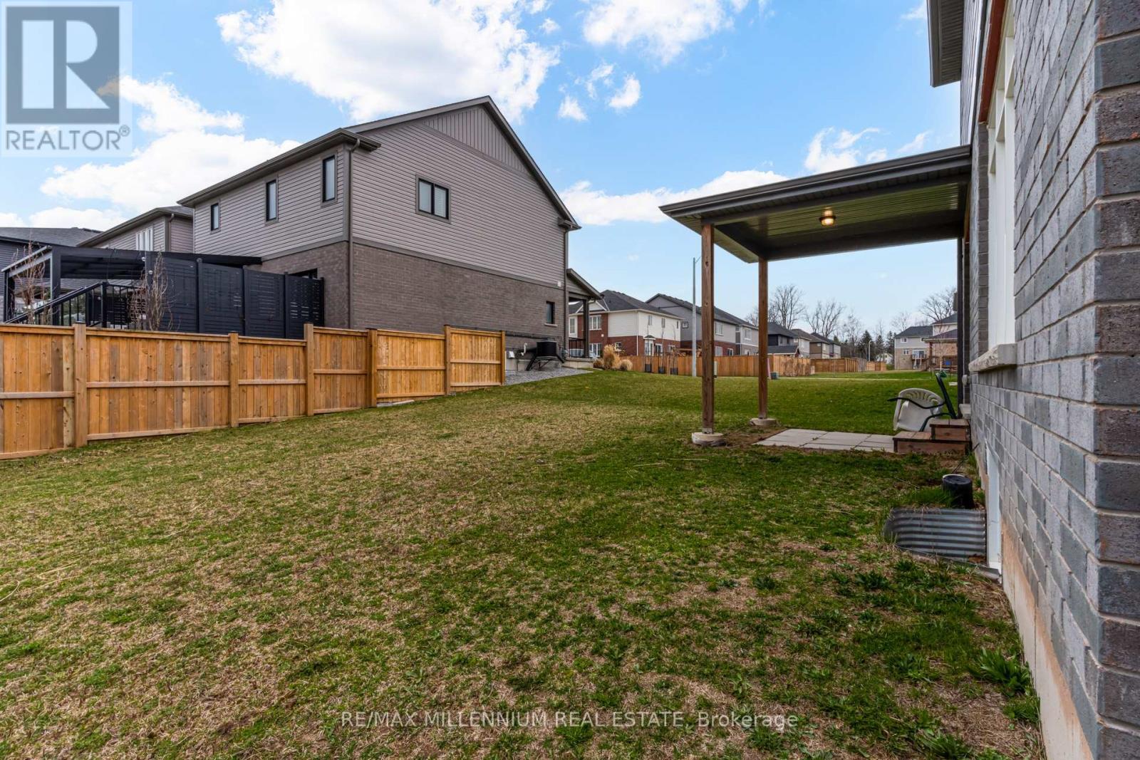 3597 Carolinia Court, Fort Erie, Ontario  L0S 1N0 - Photo 39 - X12094506
