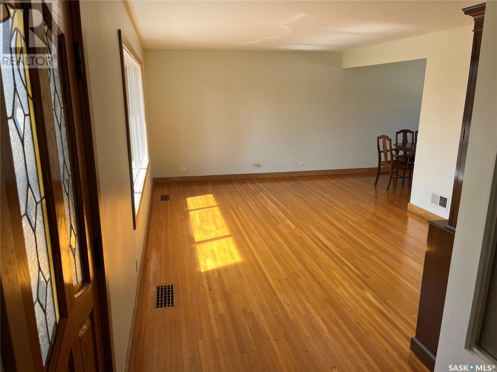 Property at 2814 Sinton AVENUE image 4