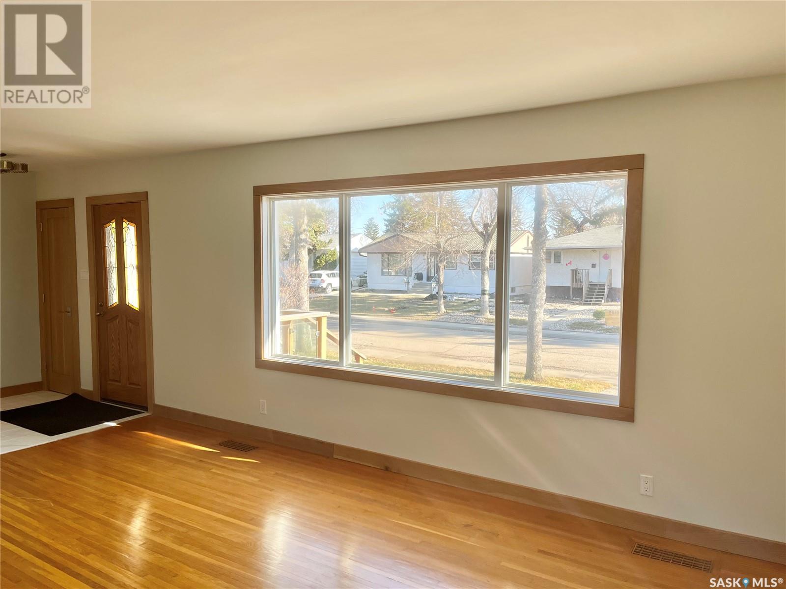 Property at 2814 Sinton AVENUE image 3
