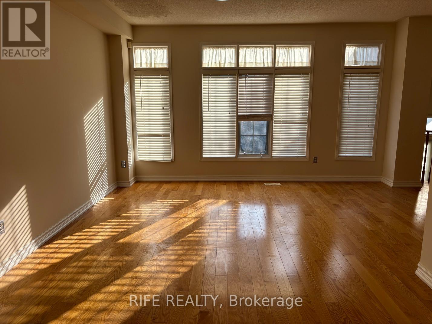 111 Orchard Hill Boulevard, Markham, Ontario  L6C 2M4 - Photo 2 - N12094518