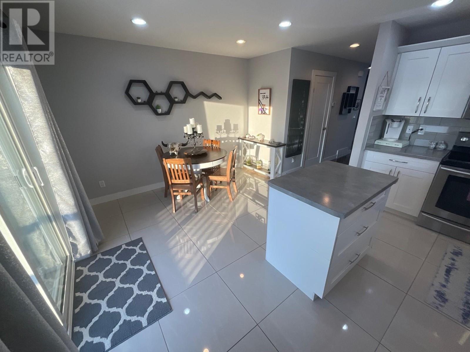9203 102 Avenue, Fort St. John, British Columbia  V1J 0J9 - Photo 11 - R2953079