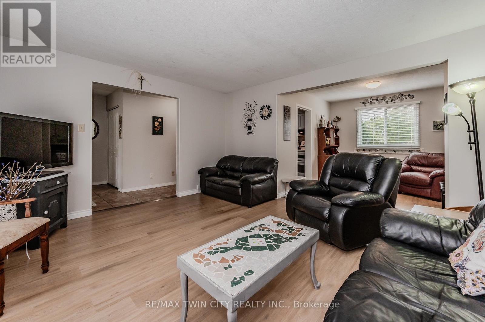 136 St Jerome Crescent, Kitchener, Ontario  N2C 2L2 - Photo 10 - X12094522