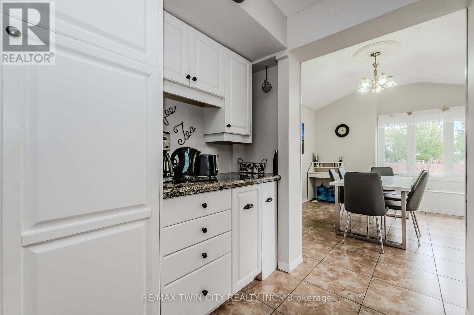 136 St Jerome Crescent, Kitchener, Ontario  N2C 2L2 - Photo 14 - X12094522