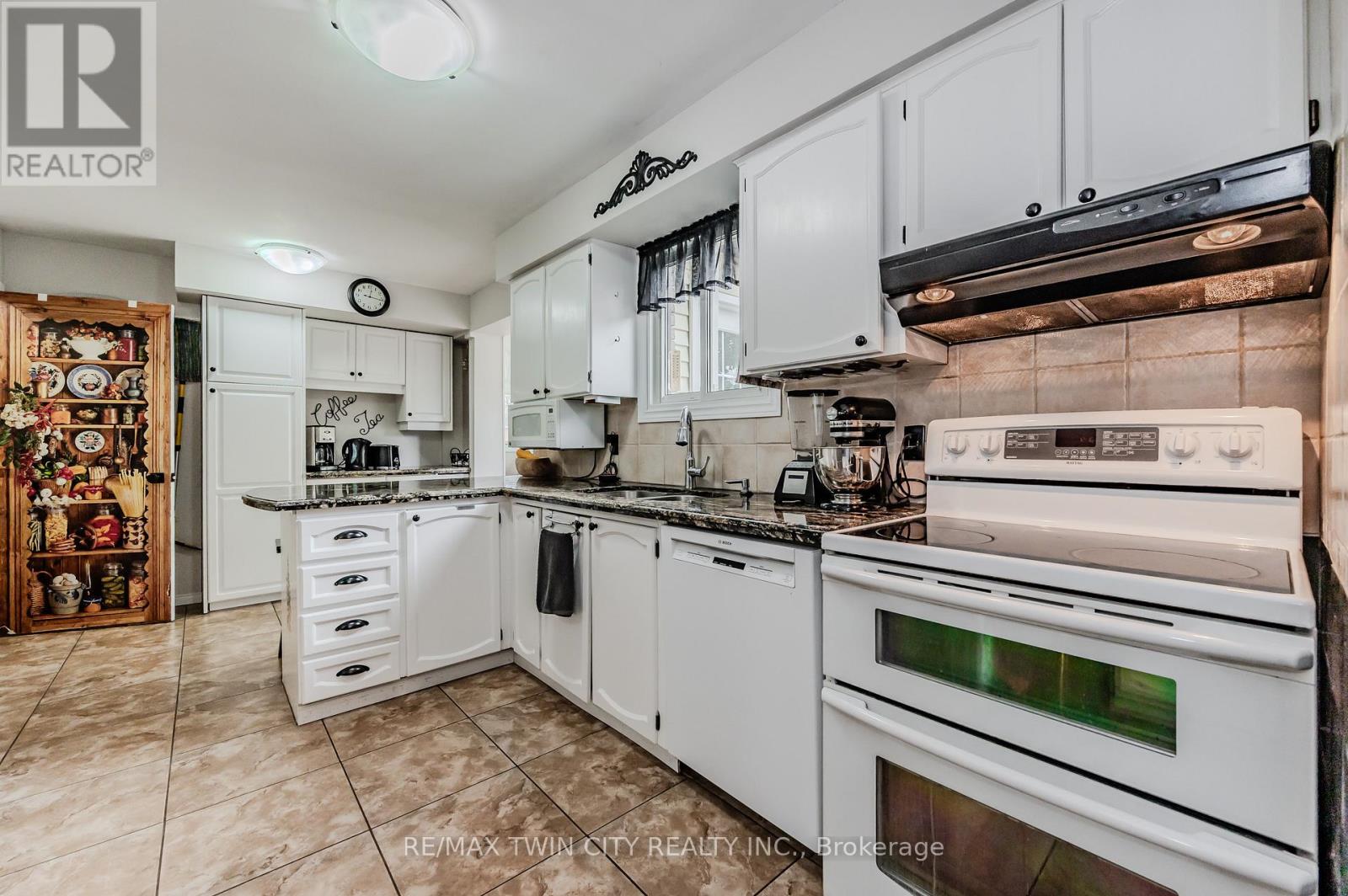 136 St Jerome Crescent, Kitchener, Ontario  N2C 2L2 - Photo 19 - X12094522