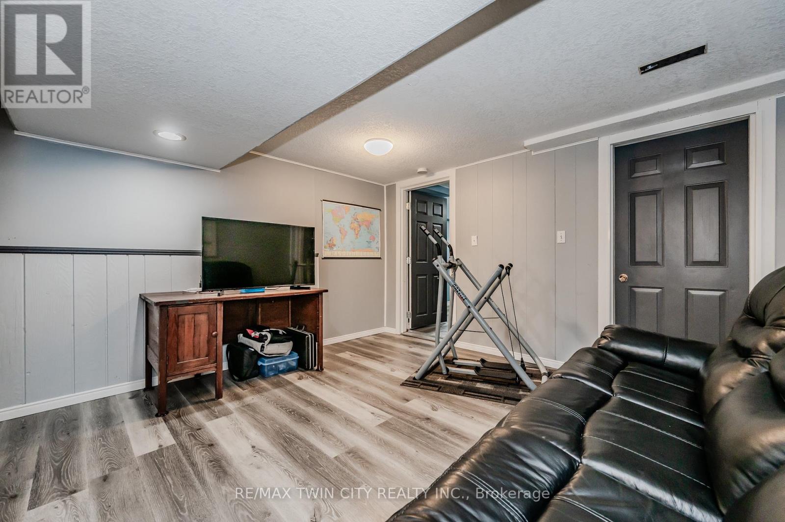 136 St Jerome Crescent, Kitchener, Ontario  N2C 2L2 - Photo 32 - X12094522