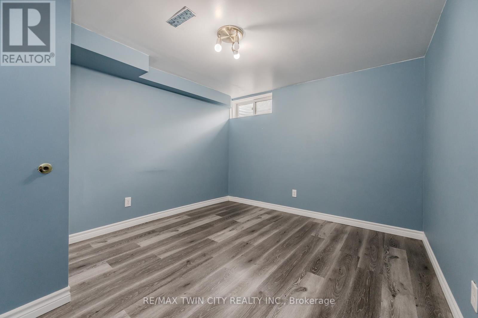 136 St Jerome Crescent, Kitchener, Ontario  N2C 2L2 - Photo 34 - X12094522