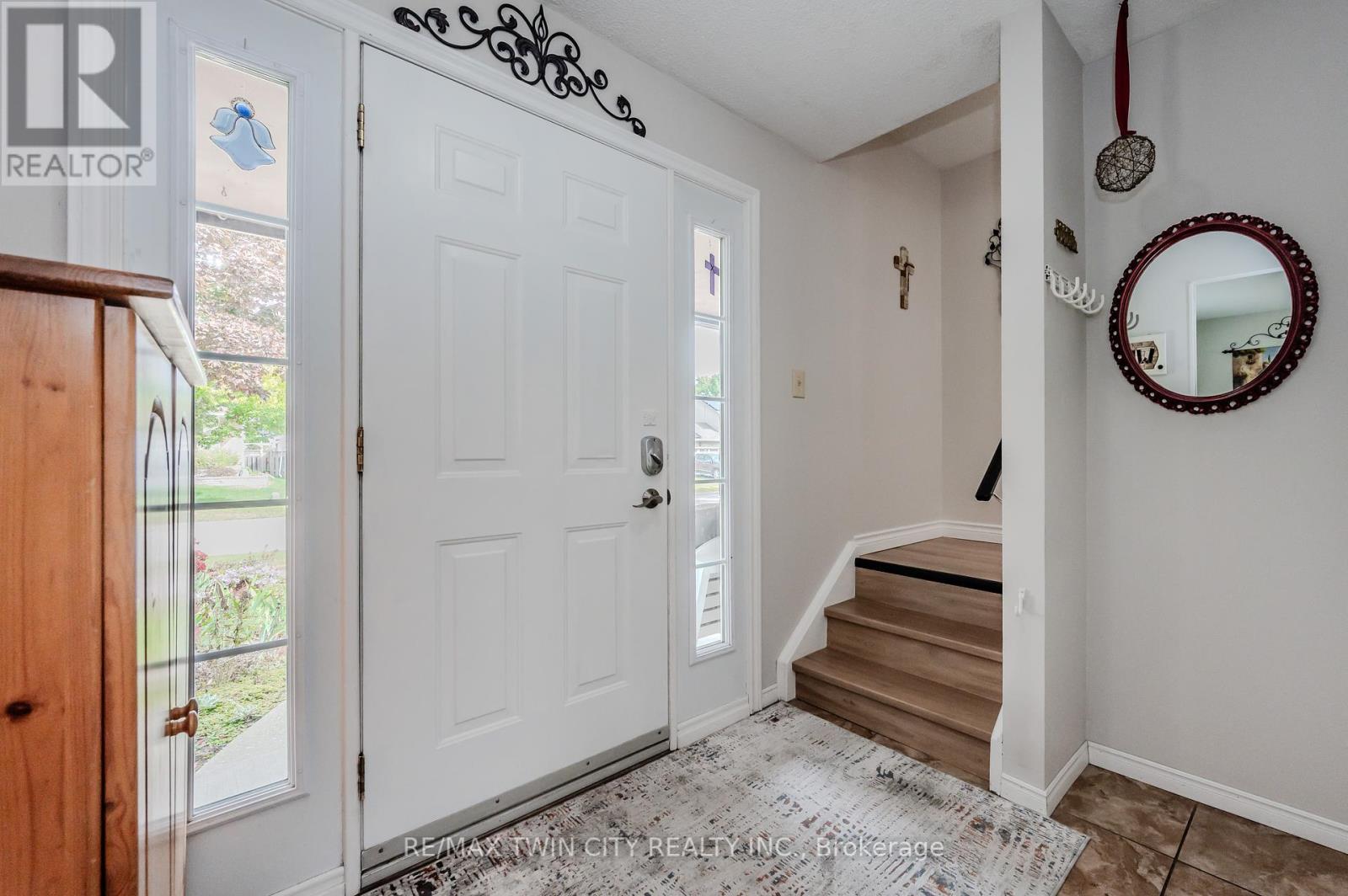 136 St Jerome Crescent, Kitchener, Ontario  N2C 2L2 - Photo 7 - X12094522