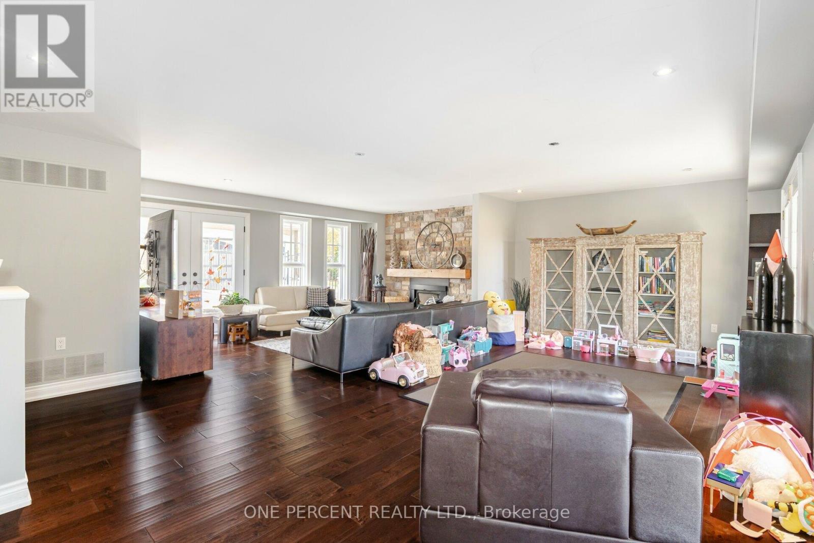 110 Palmer Circle, Caledon (Palgrave), Ontario  L7E 0A5 - Photo 11 - W12094558