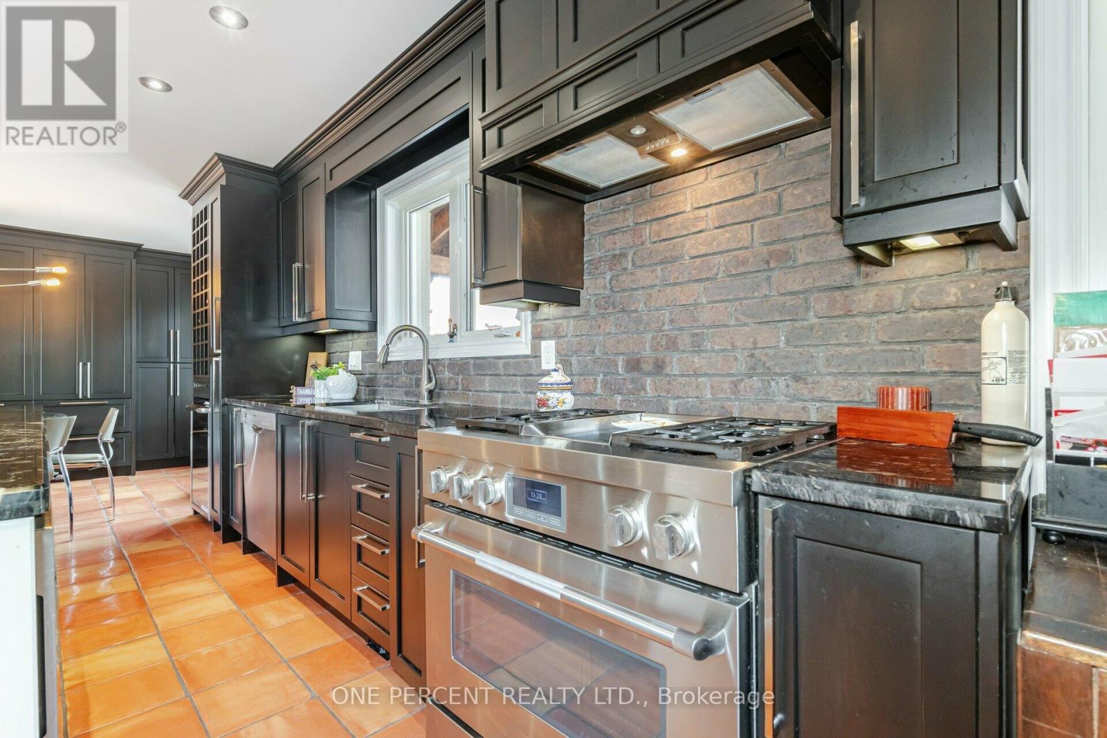 110 Palmer Circle, Caledon (Palgrave), Ontario  L7E 0A5 - Photo 9 - W12094558