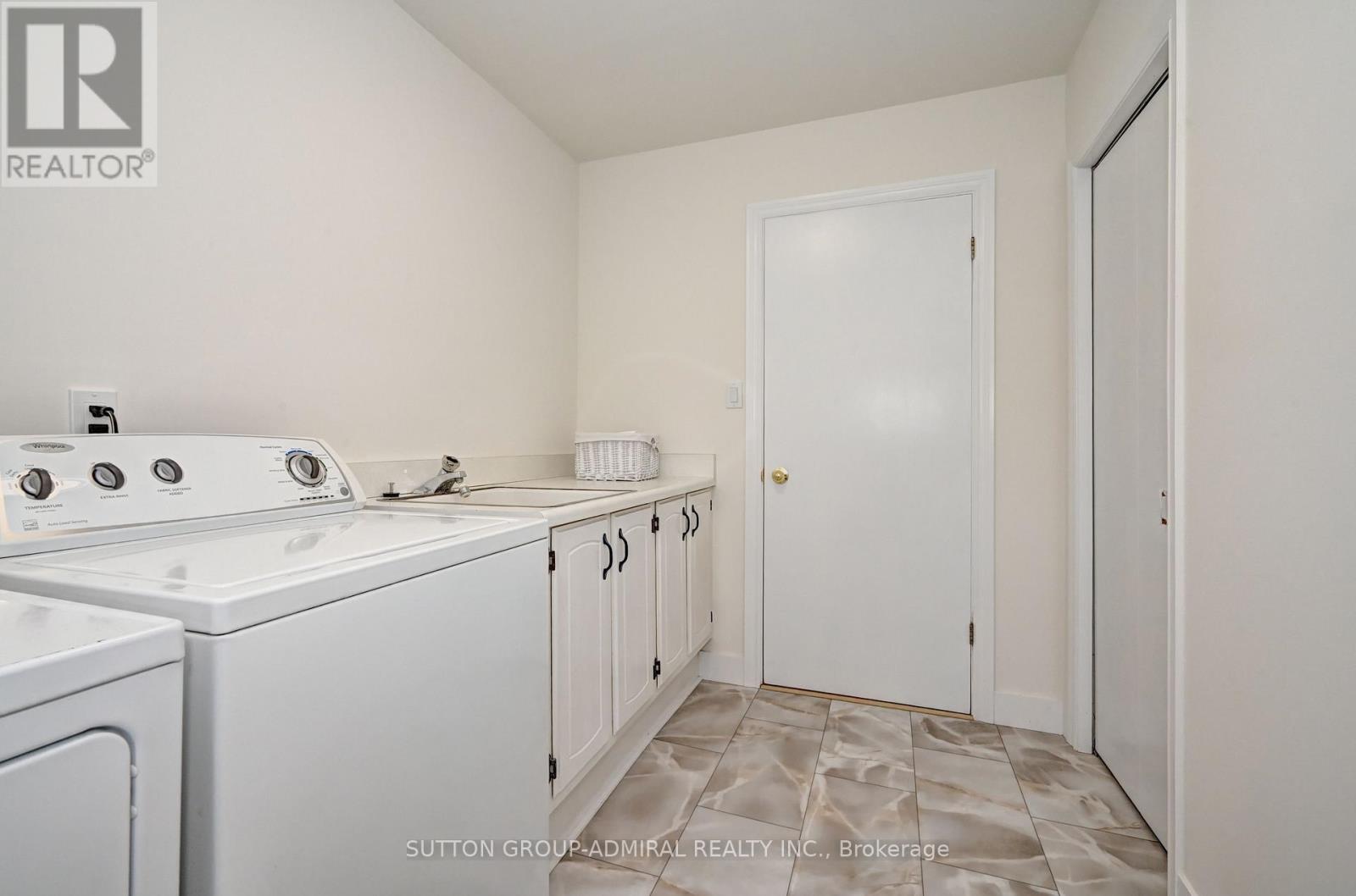 383 Stillmeadow Circle, Waterloo, Ontario  N2L 5M1 - Photo 23 - X12094572