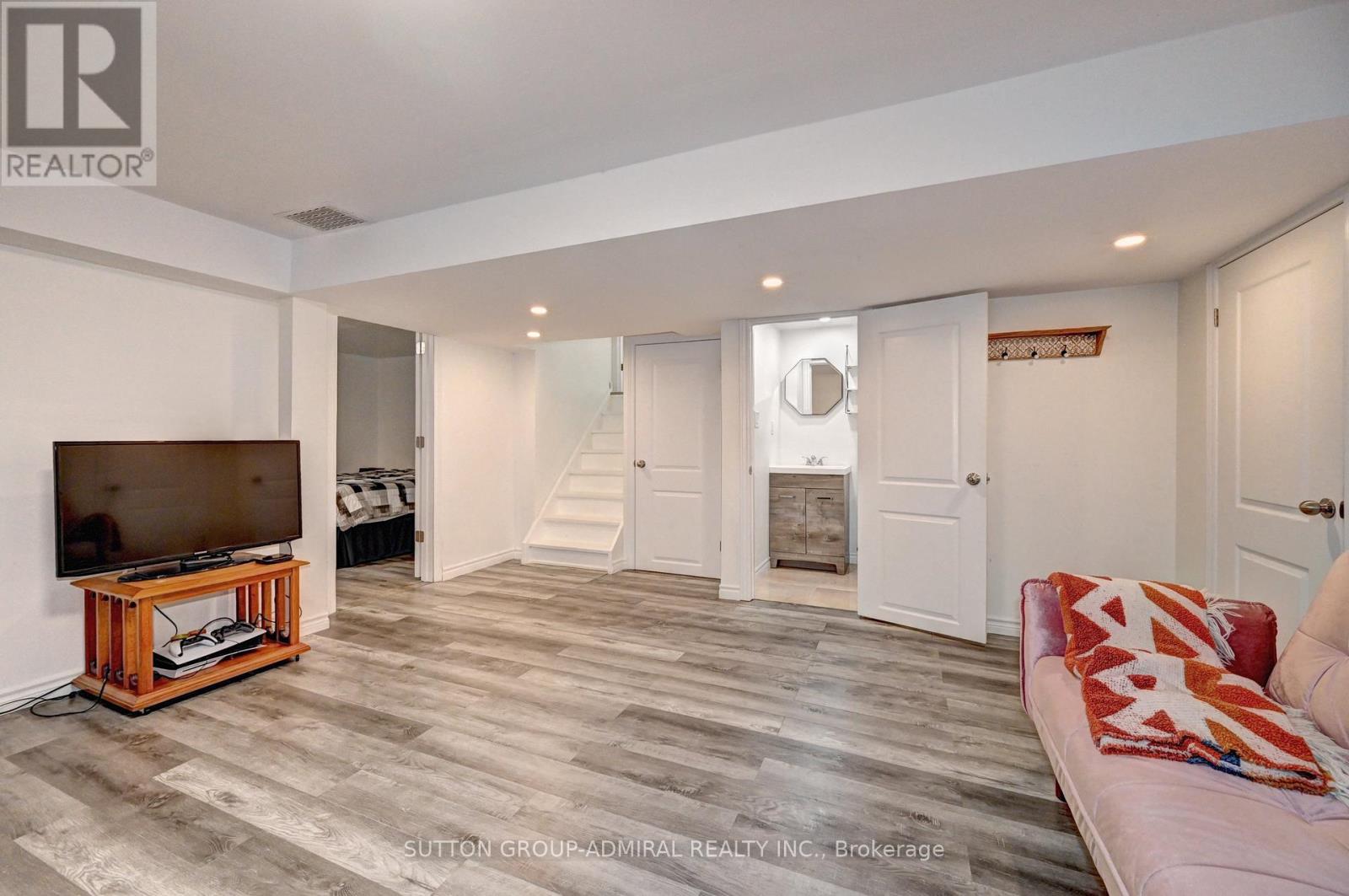 383 Stillmeadow Circle, Waterloo, Ontario  N2L 5M1 - Photo 41 - X12094572