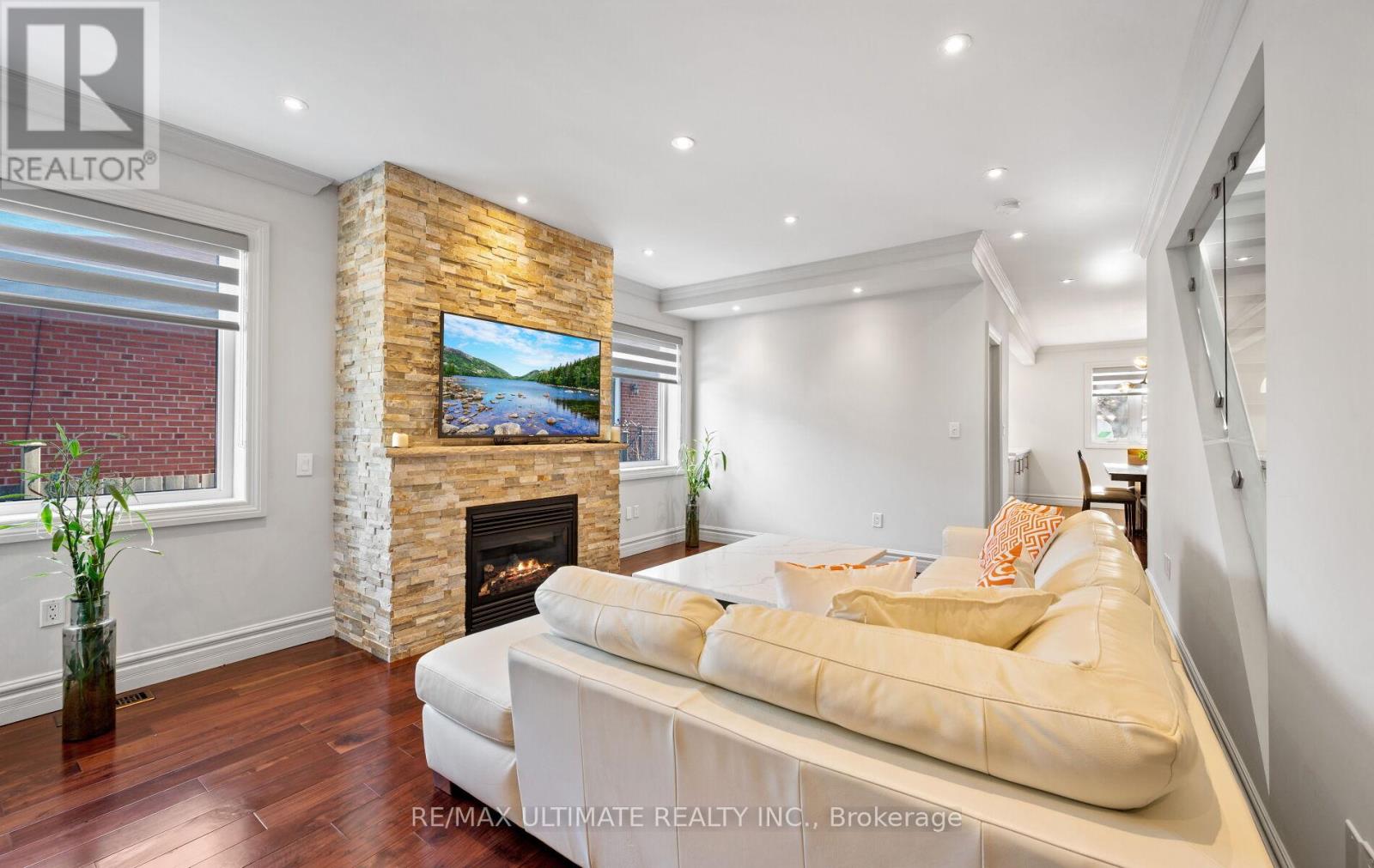 1209 Pharmacy Avenue, Toronto, Ontario  M1R 2H8 - Photo 11 - E12094583