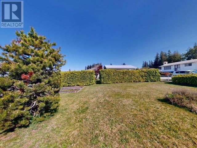 Property at 7228 BARNET STREET image 4