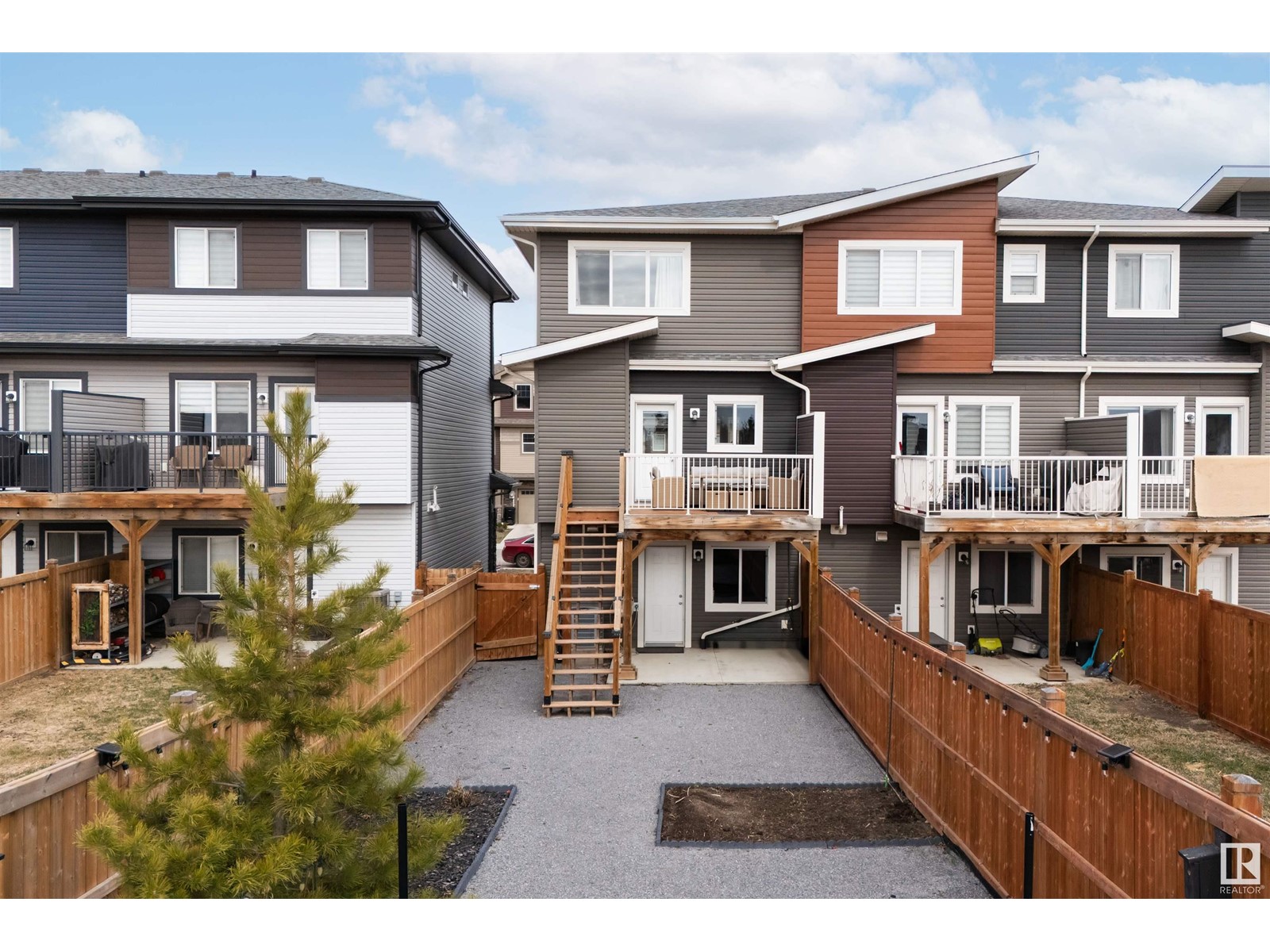 Property at 1507 157 ST SW image 3