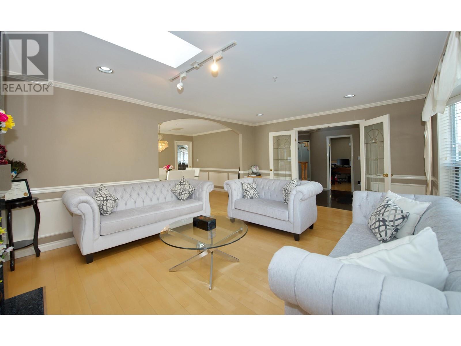 7463 Gladstone Street, Vancouver, British Columbia  V5P 4G9 - Photo 6 - R2989829